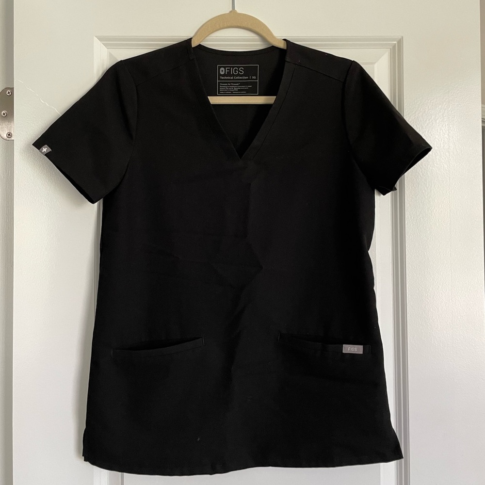 Figs black xs casma top- like new!